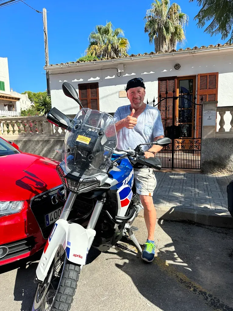 Andrea P. · Aprilia Tuareg 660 · 6 días
